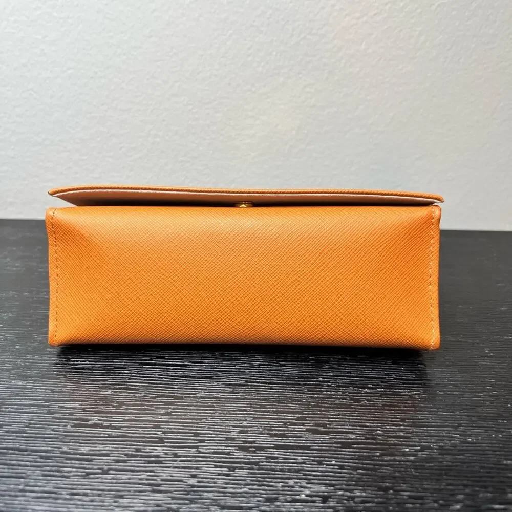 ๐ NWOT Tory Burch Sunglasses Case Orange with Gold Emblem Logo Leather Like - Picture 8 of 11